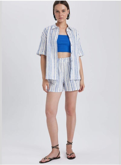 اشتري Woman Woven Short في الامارات