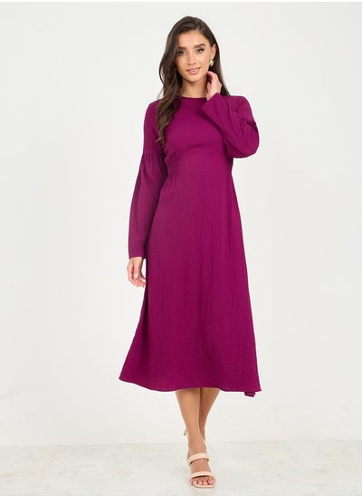 اشتري Textured Side Ruched Detail A-Line Midi Dress في السعودية