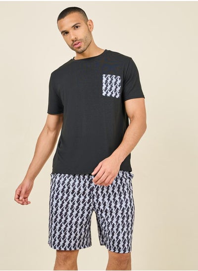 اشتري Flash Print Pocket Crew Neck T-shirt and AOP Short Set في السعودية