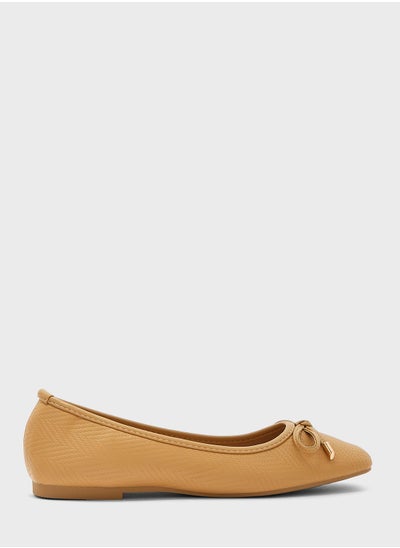 Buy Rounded Square-Toe Bow Ballerinas in UAE