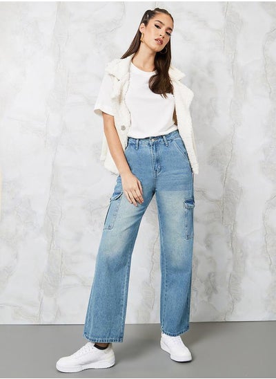 اشتري Mid Rise Wide Leg Cargo Jeans في السعودية