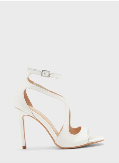 اشتري V Detail Metallic Trim Ankle Strap Sandal في الامارات