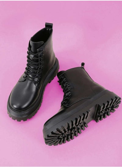 Buy Chunky Simple No Zipper Boots in UAE