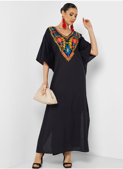 اشتري Embroidered V-Neck Kaftan في الامارات