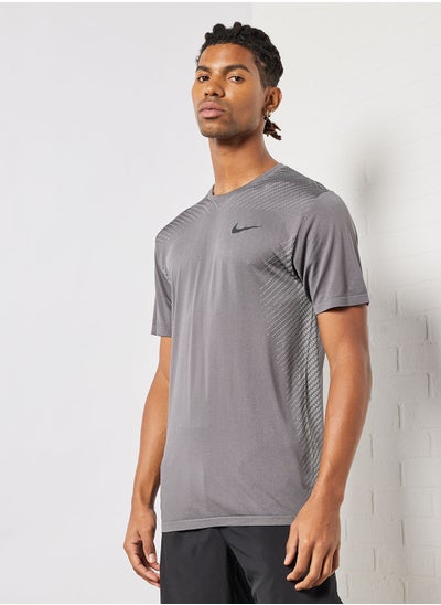 Buy Dri-FIT Seamless Training T-Shirt in Saudi Arabia