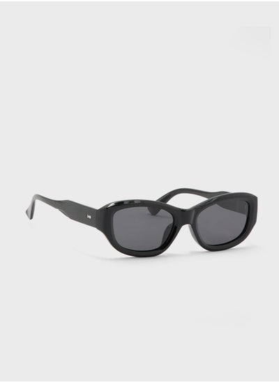 اشتري Angular Wayfarer Sunglasses في الامارات