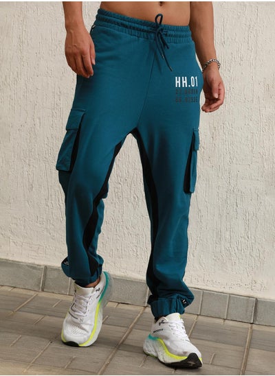 Buy Men Typography Printed Relaxed Straight Leg High-Rise Cargo Jogger in UAE