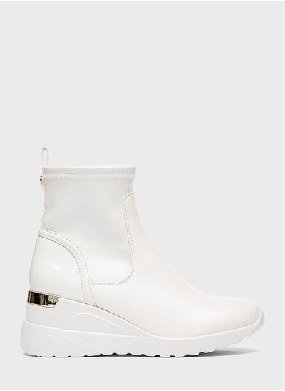 اشتري Essential Ankle Boots في الامارات