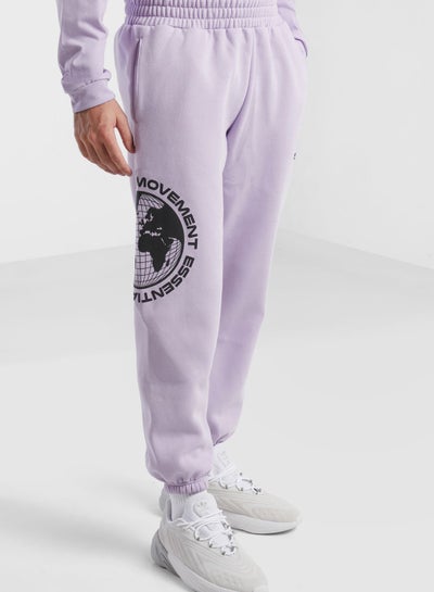 Buy The Regular Fit Classic Sweatpants in UAE