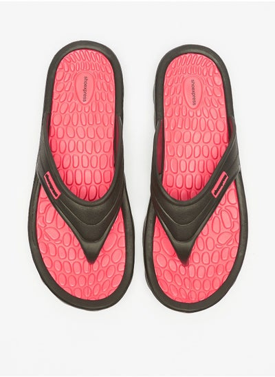 اشتري Textured Slip On Thong Slippers في الامارات