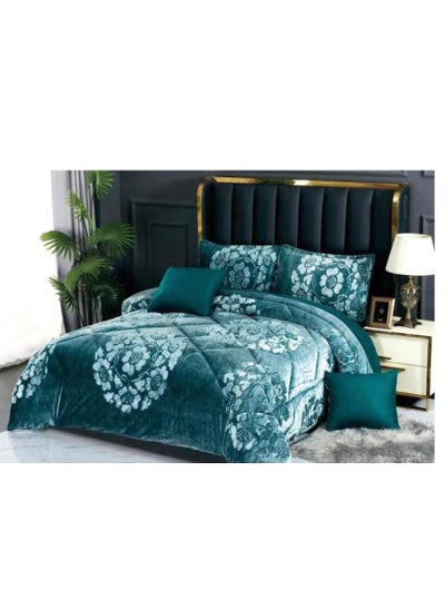 Buy 6 Pieces Set King Size Velvet , Faux Fur, Floral Pattern, Comforters green color in UAE