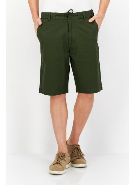 اشتري Men Solid Basic Shorts, Green في السعودية