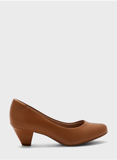 اشتري Essential Mid Heel Pumps في الامارات