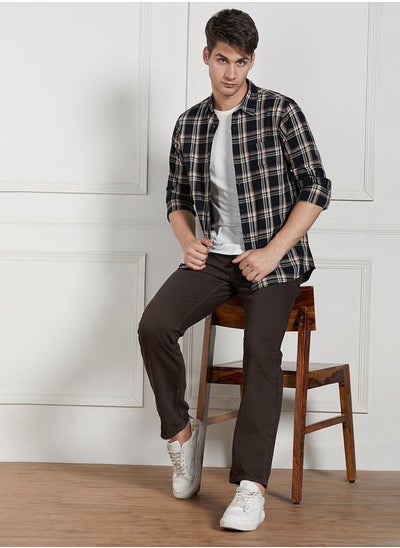 اشتري Men's Brown Relaxed Fit Jeans - Casual and Versatile Wear في الامارات