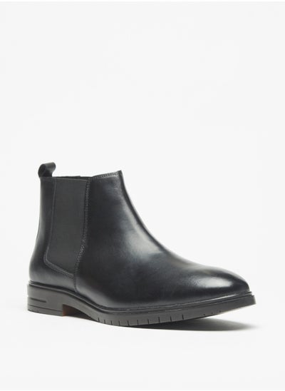 اشتري Men Solid Slip-On Chelsea Boots with Pull Tabs في الامارات