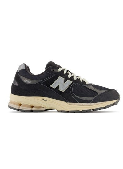 اشتري حذاء رياضي كاجوال New Balance 2002R باللون الأسود/البني في الامارات