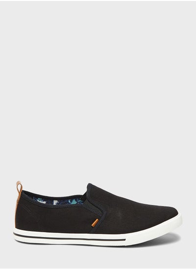 اشتري Casual Slip On Shoes في الامارات