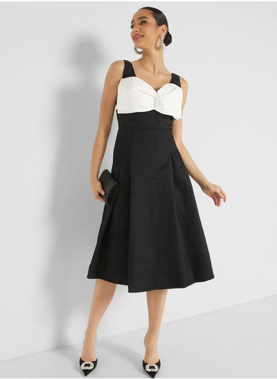 Buy Strap Pleated Knitted Dress in UAE