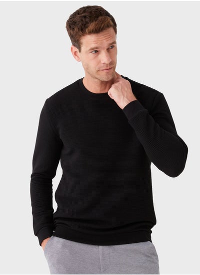 اشتري Essential Crew Neck Sweatshirt في السعودية