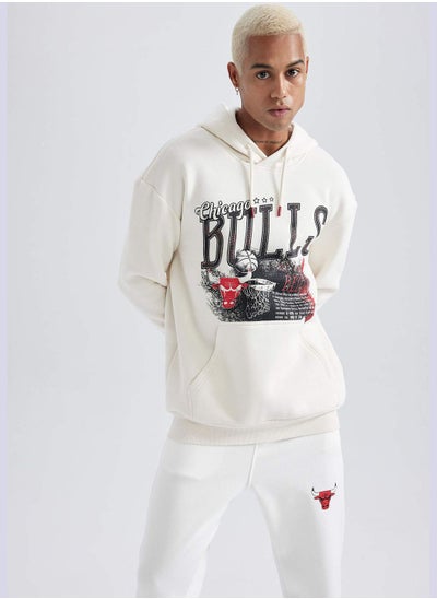 Buy Man NBA Chicago Bulls Licenced Boxy Fit Hooded Knitted Sweatshirt in UAE