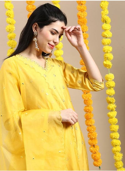 اشتري All Over Embroidered Kurta & Pocket Detail Pant with Dupatta Set في السعودية