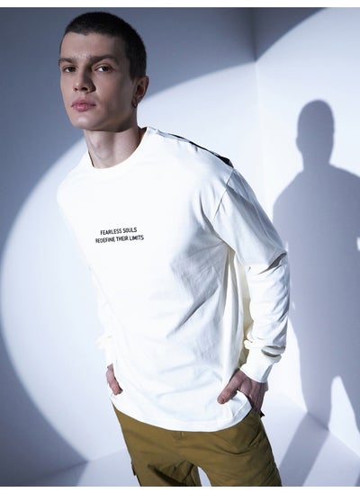 اشتري Men's White T-shirts - Classic and Versatile for Everyday Wear في الامارات