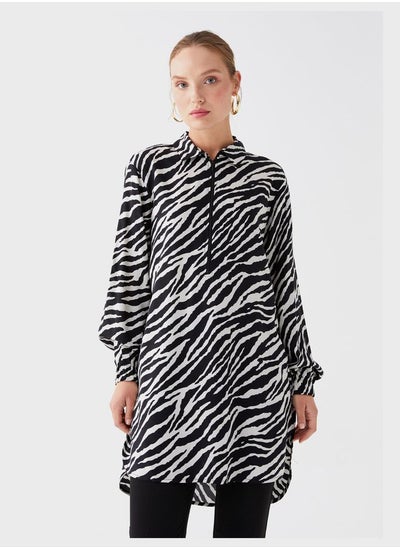 اشتري Zip Neck Printed Tunic في الامارات