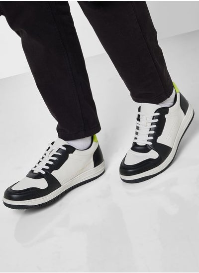 اشتري Casual Lifestyle Sneakers في الامارات