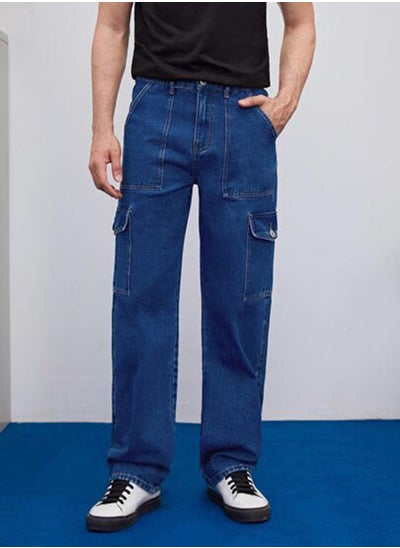 Buy Mid Rise Relaxed Fit Solid Cargo Jeans in Saudi Arabia