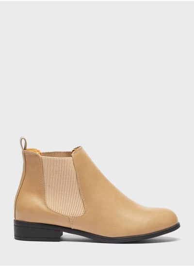 اشتري Round Toe Ankle Boots في الامارات