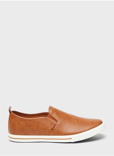 اشتري Casual Slip On Shoes في الامارات