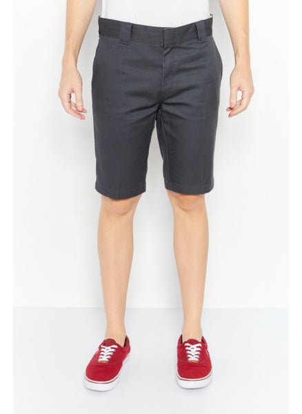 اشتري Men Solid Chino Short, Charcoal في الامارات