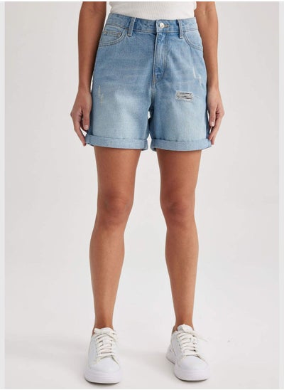 اشتري Woman Boyfriend Denim Short في الامارات