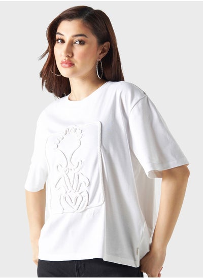 اشتري Crew Neck Embroidered T-Shirt في الامارات