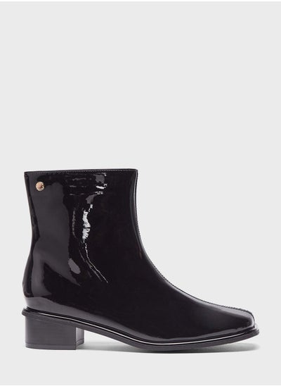 اشتري Essential Ankle Boots في الامارات