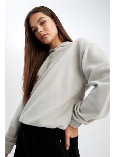 Buy Woman Hooded Knitted Sweat Shirt in Egypt
