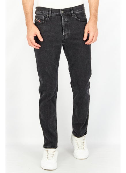 اشتري Men Tapered Fit Wash Stretchable Denim, Black في الامارات