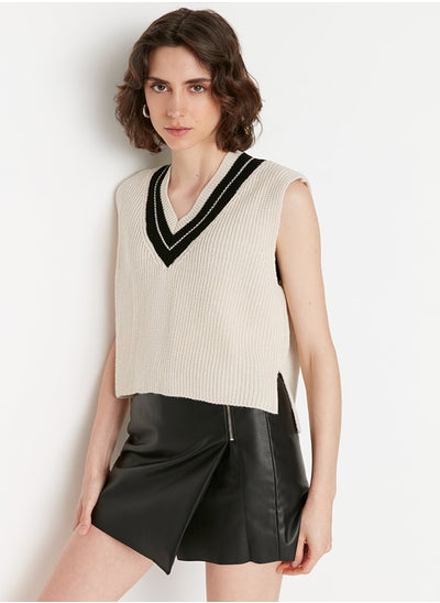 اشتري Stone Crop V Neck Knitwear SweaterTWOAW21BZ0135 في مصر