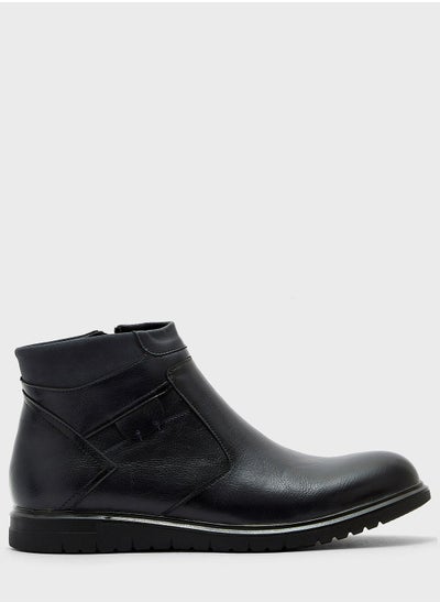 اشتري Faux Leather Chelsea Boots في الامارات