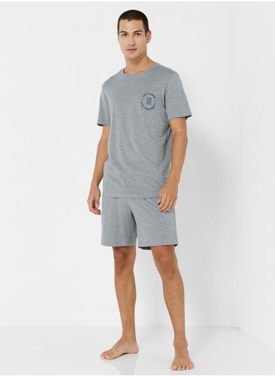 اشتري Basic Loungewear T-Short and Shorts Set في الامارات