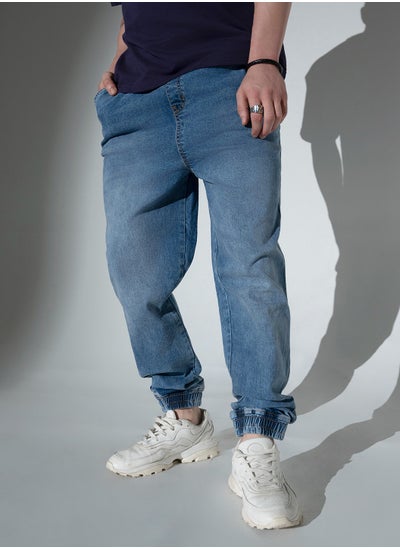 اشتري Men Relaxed Fit Light Fade Stretchable Jogger Jeans في الامارات