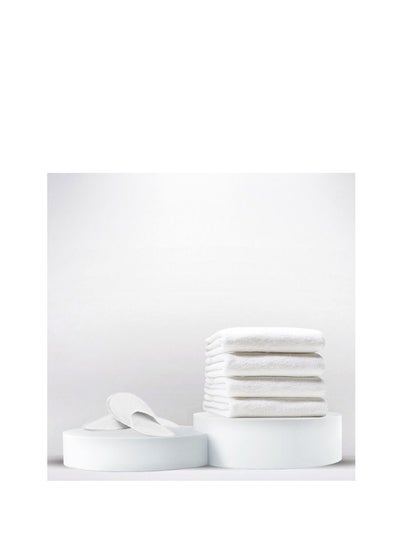 Buy White towel set consisting of _2 white face towels size (50*80)_ 2 white body towels size (90*180)_4 slippers. Made of the finest Egyptian cotton to give softness and fast absorption in Saudi Arabia