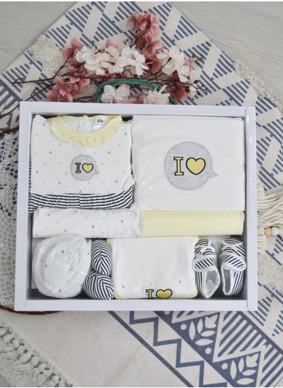 Buy 8-Piece Baby Gift Set in Saudi Arabia