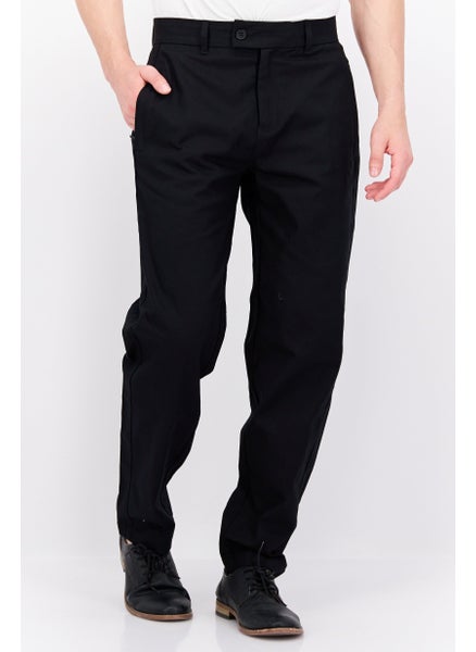 اشتري Men Regular Fit Plain Chino Pants, Black في الامارات