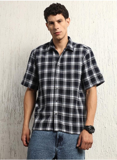 اشتري Classic Oversized Opaque Checked Casual Shirt for Men في الامارات