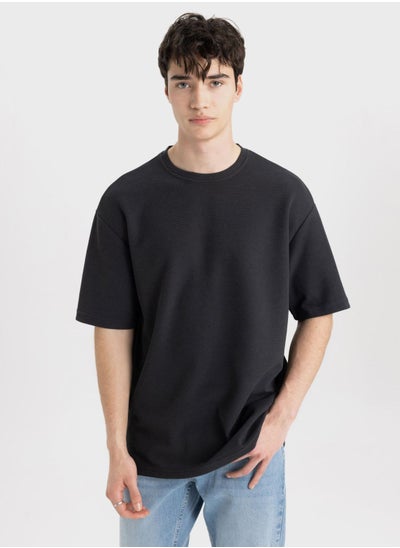 اشتري Comfort Fit Crew Neck T-Shirt في الامارات