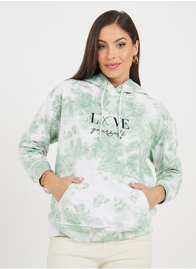 اشتري Regular Fit Tie & Dye Slogan Print Hoodie في السعودية