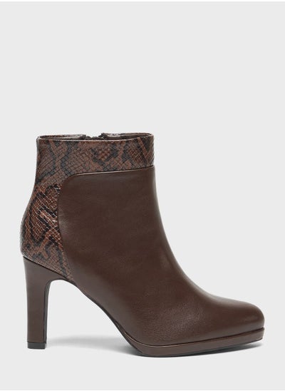 اشتري Pointed Toe Mid Heel Ankle Boots في الامارات