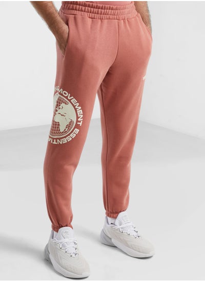 Buy The Regular Fit Classic Sweatpants in Saudi Arabia