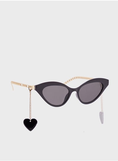 اشتري Cat Eye Sunglasses With Heart Charm في الامارات